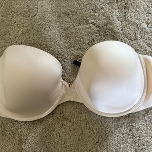 Strapless nude bra